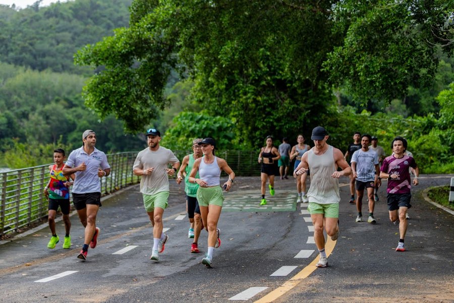 The Sunday run club out on a group run together